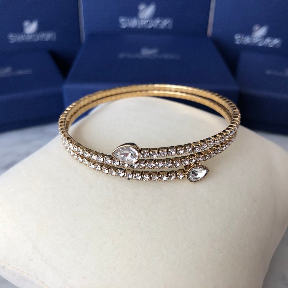 ✨SWAROVSKI Twisty Drop Bangle